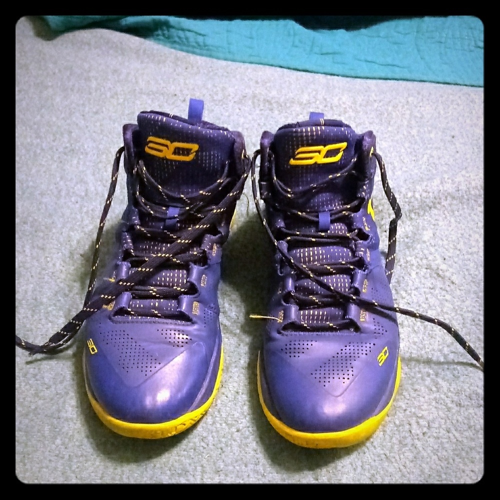 Under Armour Steph Curry Youth boys size 7